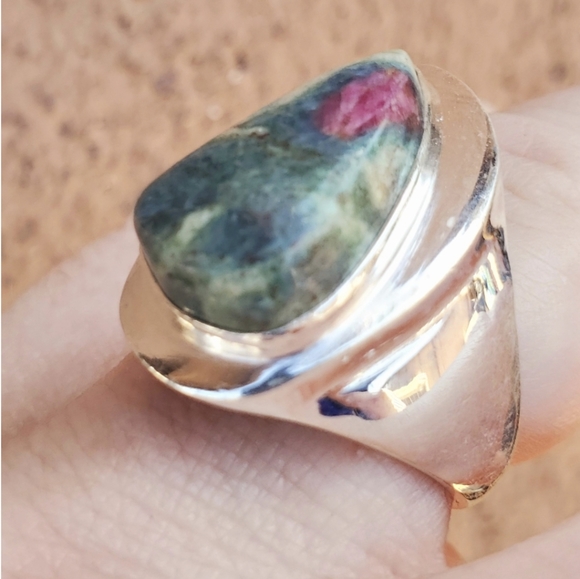New Men's Ruby Fuchsite 925 Silver Ring. - Picture 14 of 15